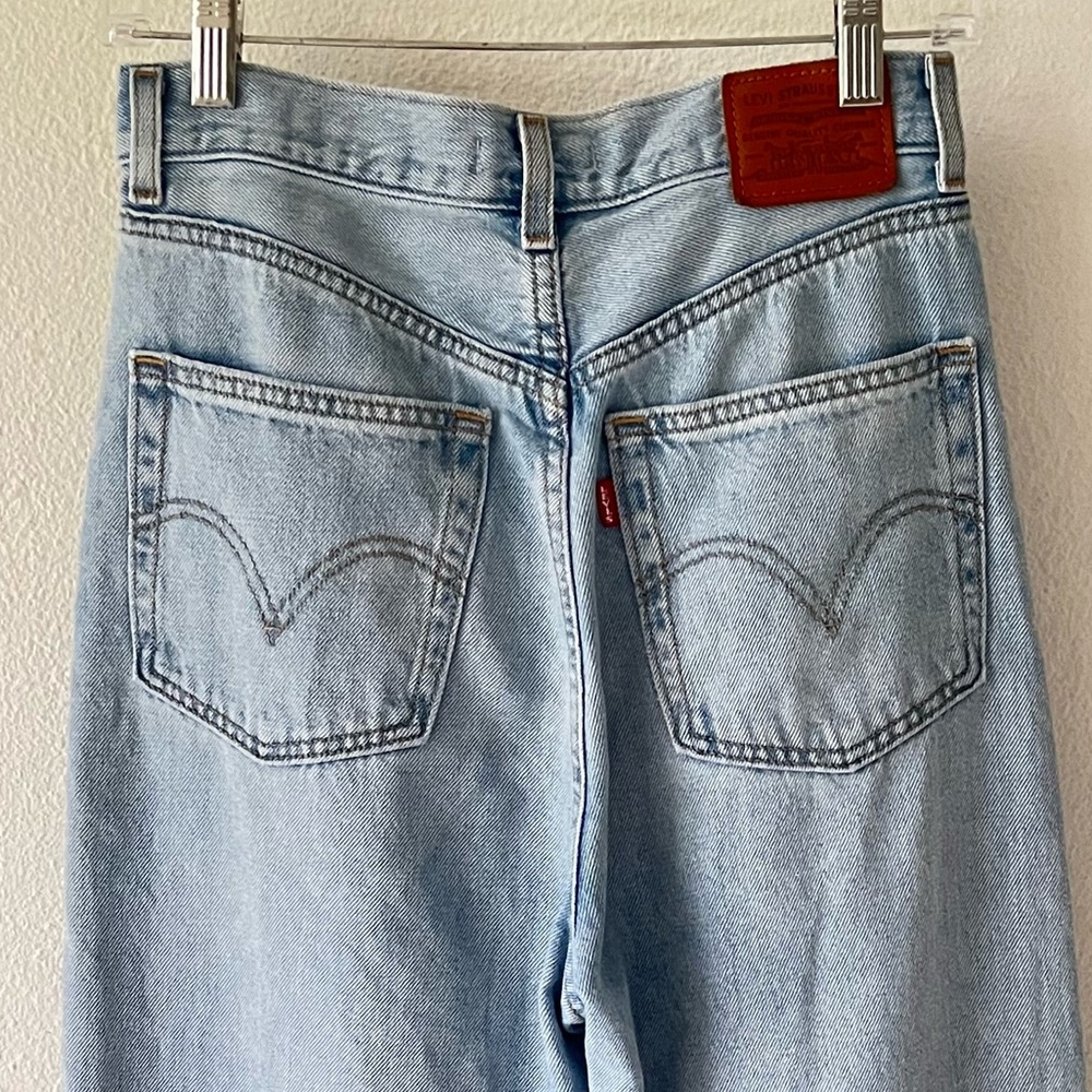 Levis Premium High Loose Light Wash Blue Wide Leg Jeans Size 27 - Picture 4 of 11